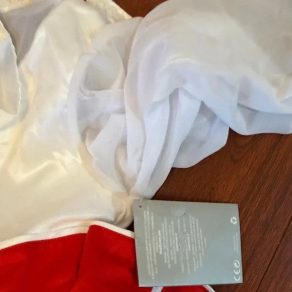 Disney Parks Mary Poppins Elegant Red and White Kids Costume w/matching Hat - Picture 2 of 14